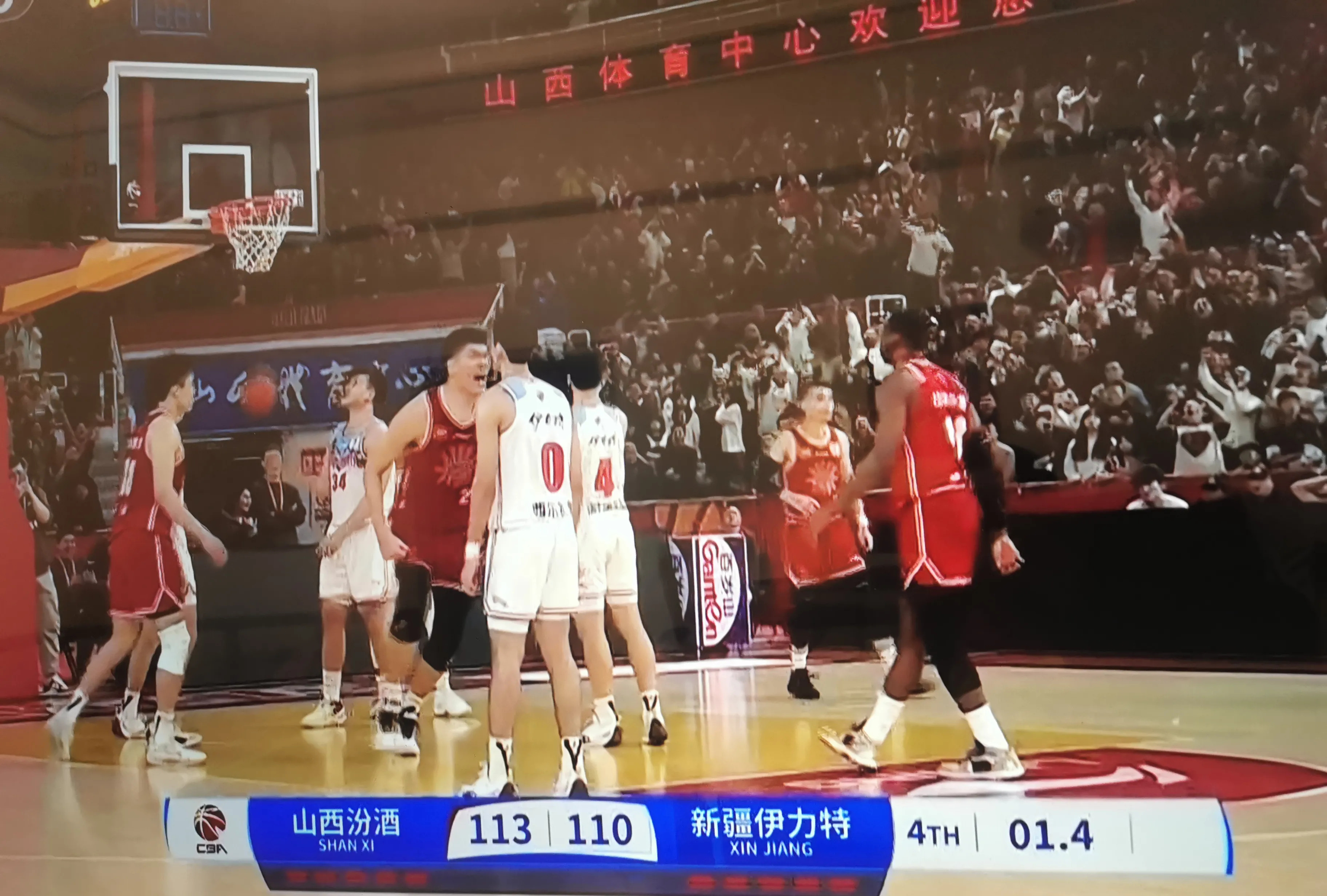 乐鱼体育-河北男篮在激烈比赛中实现了逆袭